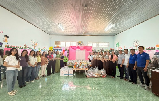Mang niềm vui Trung thu đến với trẻ Mầm non xã Nam Thành 