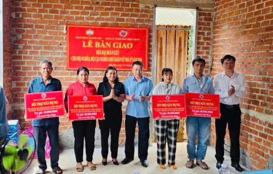 Trao Nhà Đại đoàn kết - Công ty TNHH Xổ số kiến thiết  Bình Thuận chung tay lan tỏa yêu thương 