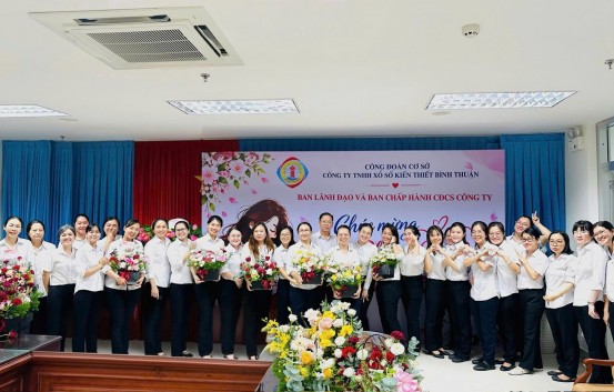 Rộn ràng sắc hoa – lan tỏa yêu thương nhân ngày Phụ nữ Việt Nam 20/10
