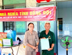 Trao nhà “Nghĩa tình đồng đội” cho cựu thanh niên xung phong