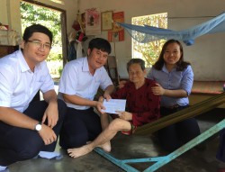 THĂM HỖ TRỢ CÁC GIA ĐÌNH CHÍNH SÁCH, NẠN NHÂN CHẤT ĐỘC DA CAM QUÝ II NĂM 2018