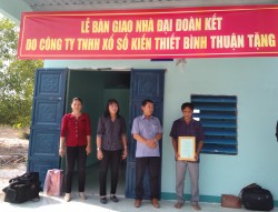 Lễ bàn giao nhà đại đoàn kết do Công ty TNHH Xổ số kiến thiết Bình Thuận tặng