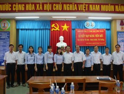 Lễ kết nạp Đảng viên mới các Chi bộ Tổ chức - Hành chính và Trả Thưởng