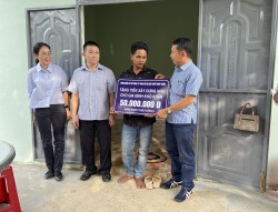 Công ty TNHH Xổ số kiến thiết tỉnh Bình Thuận trao tặng “Nhà tình thương” cho đối tượng hộ nghèo năm 2022  tại xã Đức Thuận, huyện Tánh Linh