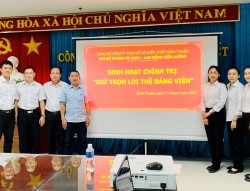 Trao 3 căn nhà tình thương cho hộ nghèo