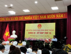 Trao tặng 2 tỷ đồng cho Quỹ Khuyến học “Máy tính cho em”