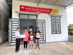 Bàn giao nhà đại đoàn kết cho 02 hộ nghèo tại huyện Đức Linh