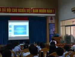 HỘI NGHỊ QUÁN TRIỆT NGHỊ QUYẾT TRUNG ƯƠNG 7 (KHÓA XII)