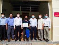 Công ty Xổ số kiến thiết Bình Thuận: Trao nhà 5 căn nhà đại đoàn kết cho hộ nghèo